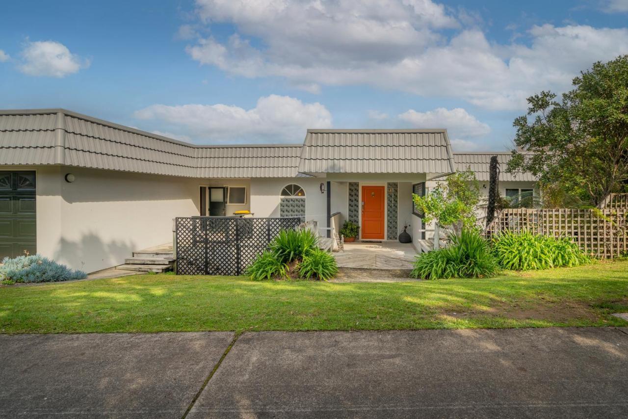 Hosts On The Coast Harbour Lights Villa Whitianga Exterior photo